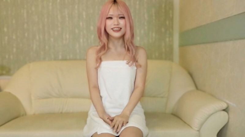 FC2-PPV-4689842 [Uncensored] Super cute! Are women with flashy hair sexy…? "I love naughty things⤴" she says! Plus, her first facial and first creampie included! *Bonus HD