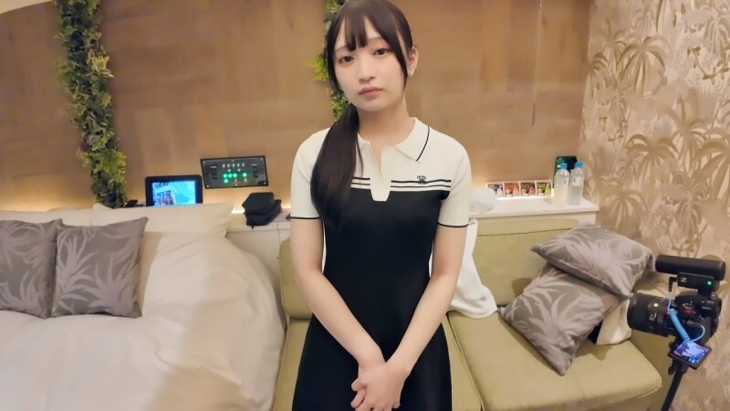 FC2-PPV-4761731 A 19-year-old with outstanding clarity, contrary to her appearance, she is extremely erotic and her vagina feels great.